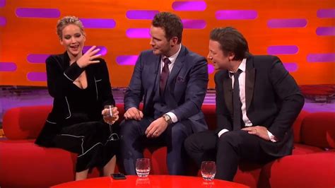 jennifer lawrence apologises after story about butt scratching on