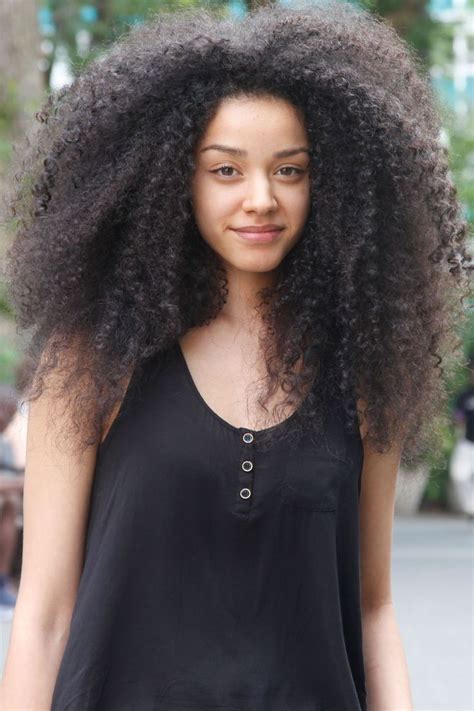 21 Kinky Curly Hairstyles From Todays Women Feed Inspiration