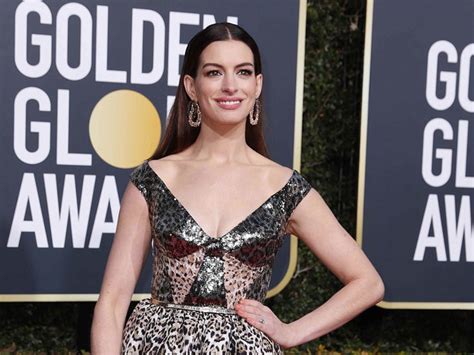 anne hathaway mommy duties anne hathaway doesn t want to be hungover