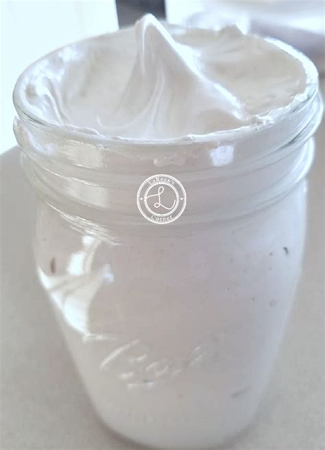 Homemade Refined Sugar Free Marshmallow Fluff Is A Perfect