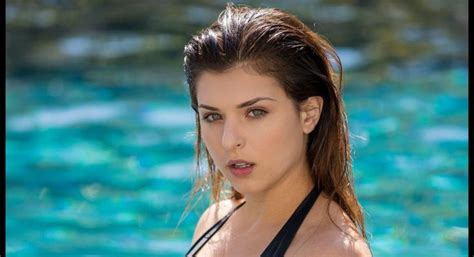 Leah Gotti S Body Measurements Including Height Weight Dress Size