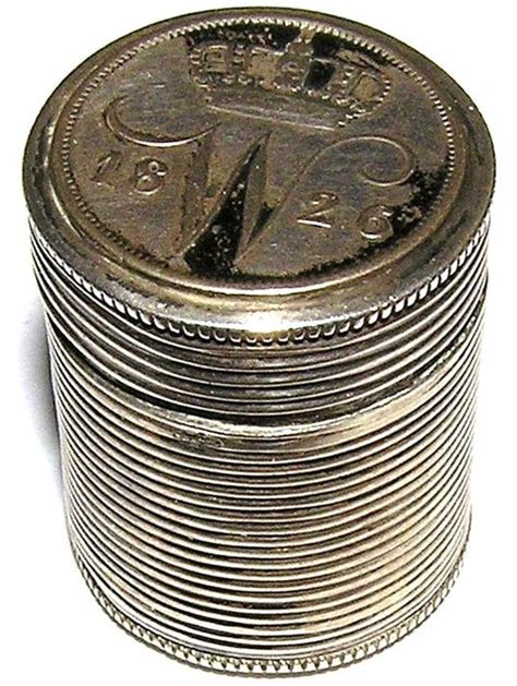 zilveren muntendoosje met zilveren munten  cent  en  utrecht  eeuw