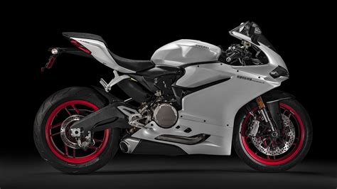 ducati  panigale   high tech features detailed autoevolution