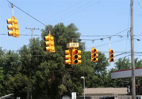 kentwood  update traffic lights   major intersections mlivecom