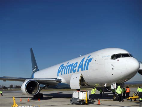 amazon air pilots  paid  market norms  claim shoddy safety standards business