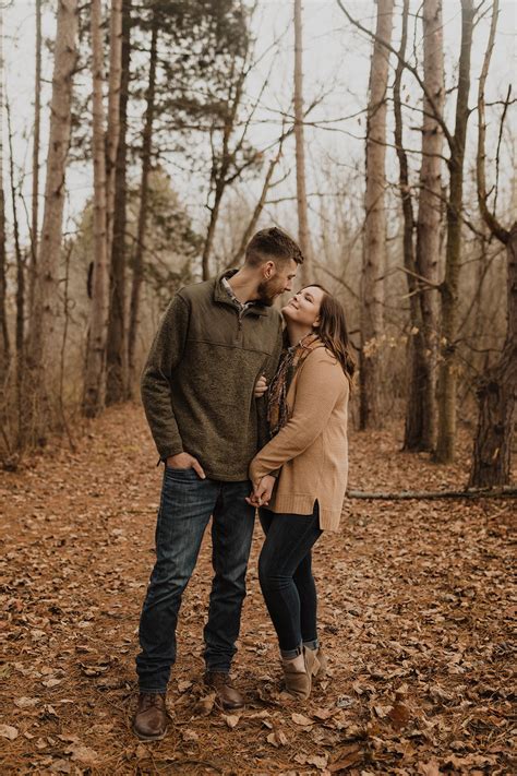 Fall Woodsy Engagement In Rural Ohio Engagementinspo Engaged