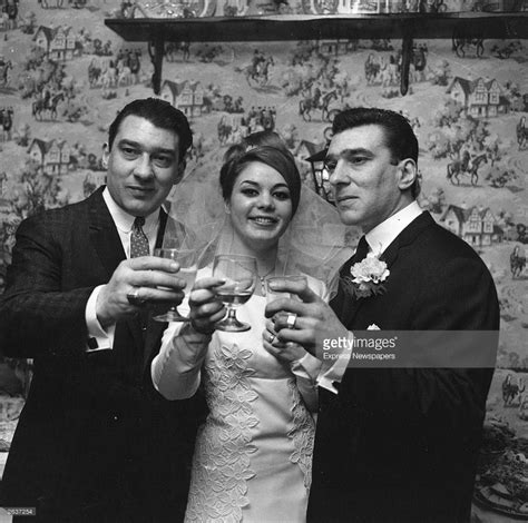 English Gangsters Ronald And Reginald Kray The Kray Twins With