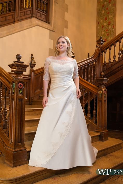 guide to plus size wedding dress styles for curvy brides