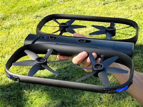 skydios  frlying drone   controlled  apple