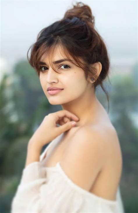 25 Hot Photos Of Tara Alisha Berry Actress From Mastram 2020 Love