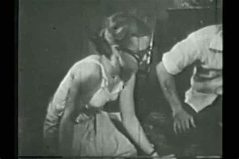 amateur amateur vintage scene with hot blowjob from 1940s couple med