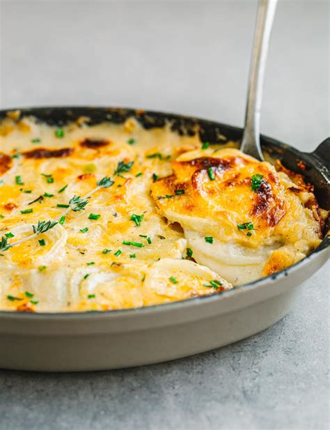 Cheesy Scalloped Potatoes So Easy So Flavorful Easy To Make