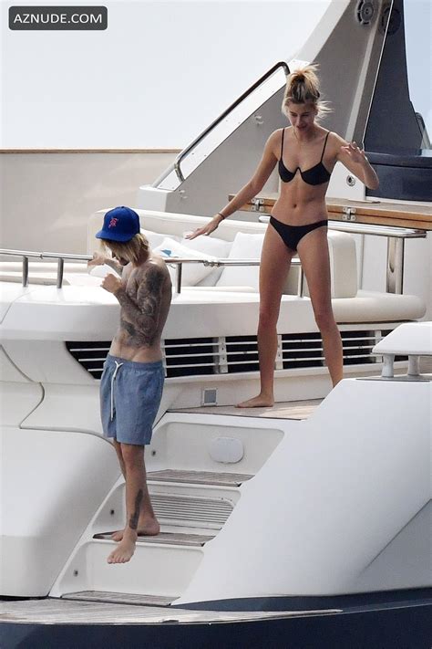 Hailey Baldwin Sexy With Justin Bieber On The Amalfi Coast