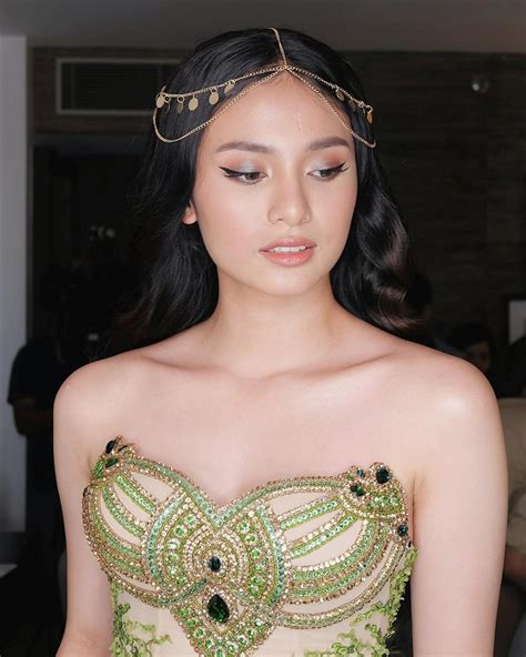 5 things from klea pineda s debut that caught our attention