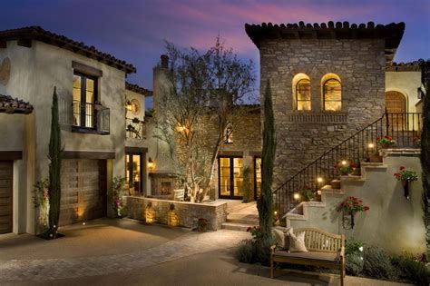 charming italian home inspired   tuscan farm home village luxury architecture