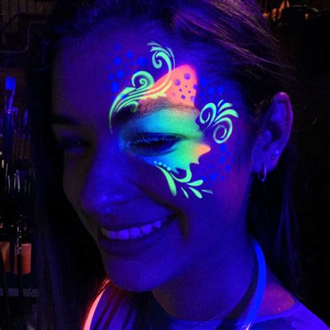 Get Glowing In The Dark With Using The Best Neon Body