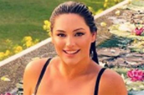 kelly brook bikini picture targeted by cruel body shaming trolls go on a diet daily star