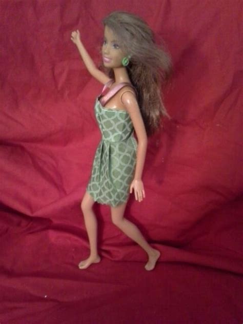 Brunette Tanned Mattel Doll Wide Beach Feet In Dress See Photos