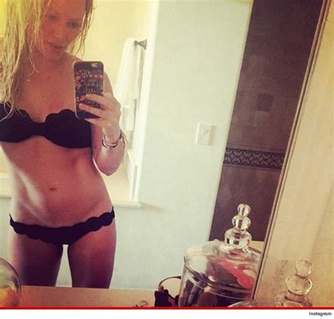 Hilary Duff Hot Bikini Selfie Divorce Does A Body Good