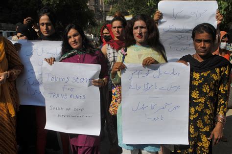 Pakistani Transgender Activists To Appeal Shariah Court Ruling Against