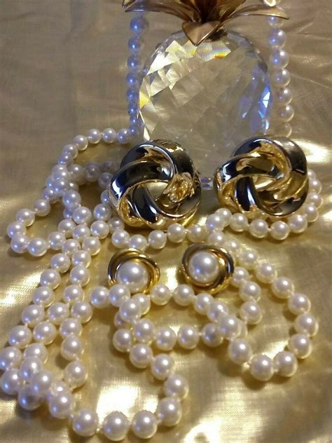 vintage 52 pearl strand ~ 2 pr park lane pierced earrings