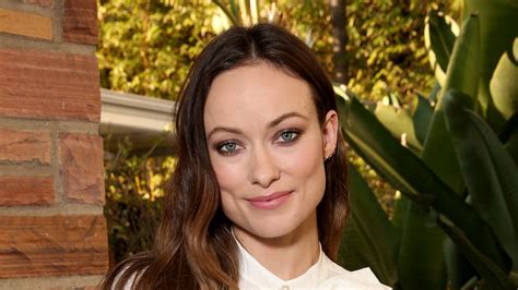Olivia Wilde’s Smoky Cat Eyes And Soft Waves Vogue
