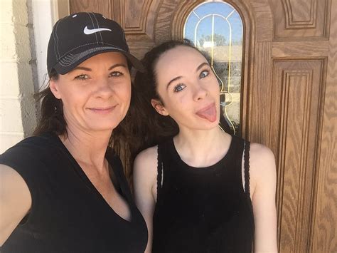 mom daughter selfie bobs and vagene