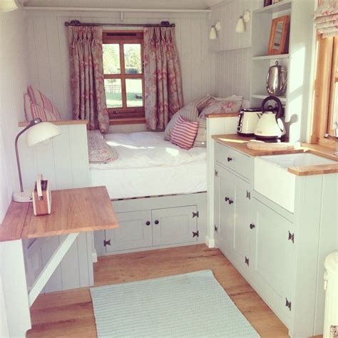 tiny housecozy interior cottagecabin shed