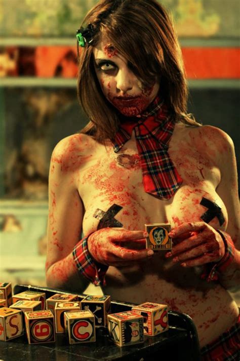 16 sexy zombie pictures that will make you meet the