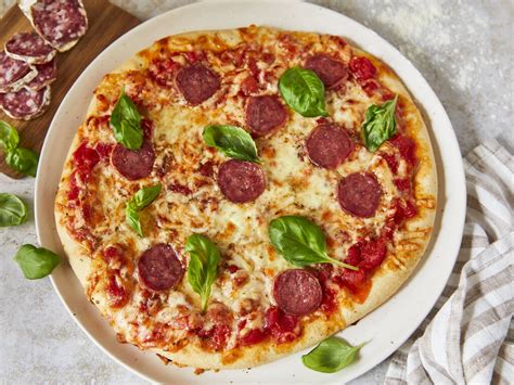 pizza salami wie vom italiener daskochrezeptde