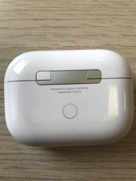 yellow lines started     airpods   battery swollen