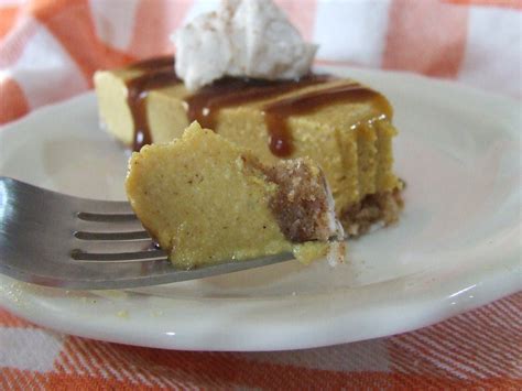 vegan pumpkin cheesecake with caramel topping {gluten free and paleo}