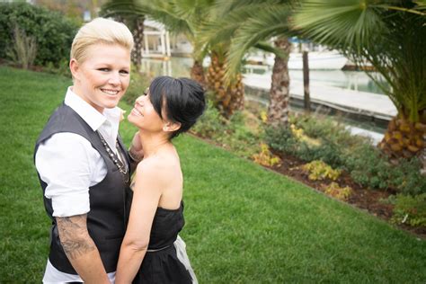 photographer s mock same sex wedding shoot turns surprise marriage proposal and elopement