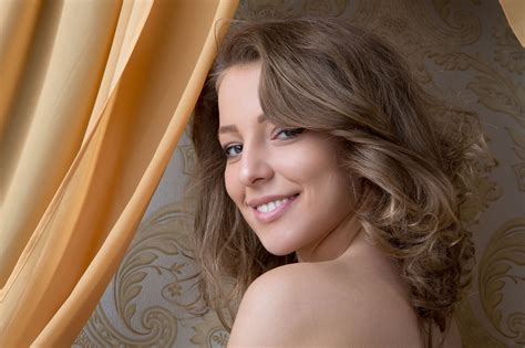 wallpaper nikia a sexy girl adult model russian sweet cute smile