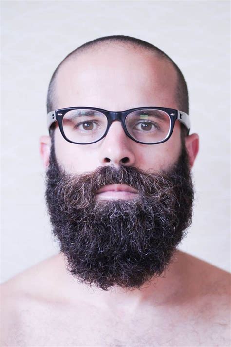 35 reasons to be bald with beard [ best 2021 style]