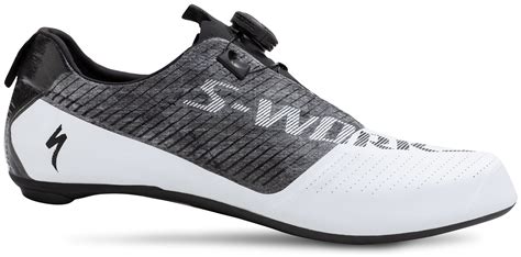 specializeds staggeringly light exos  road shoe canadian cycling magazine