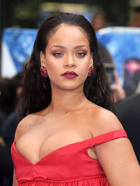 Rihanna S Fenty Beauty To Launch On September 8 2017