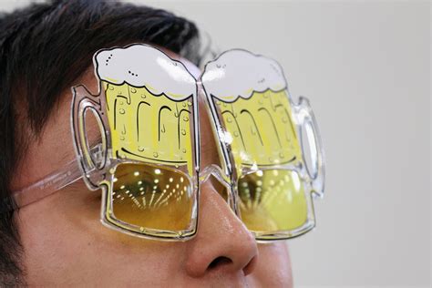 Scientists Confirm Existence Of Beer Goggles After