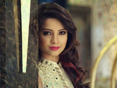 ग्लैमरस बहू के अवतार में दिखेंगी टी वी की नागिन adaa khan to play glamorous bahu on tv special