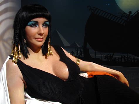 Elizabeth Taylor Cleopatra Figure At Madame Tussauds Holly