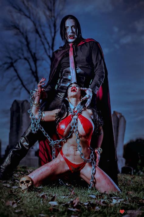 vampirella cosplay nude exposed images