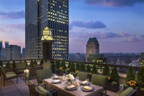 A Review Of The Iconic Four Seasons New York Hotel