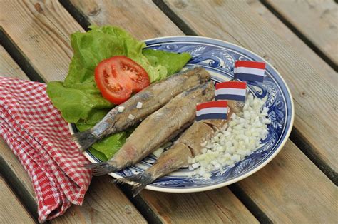 typisch nederlands eten gerechten en eetwedstrijden food ethnic recipes herring
