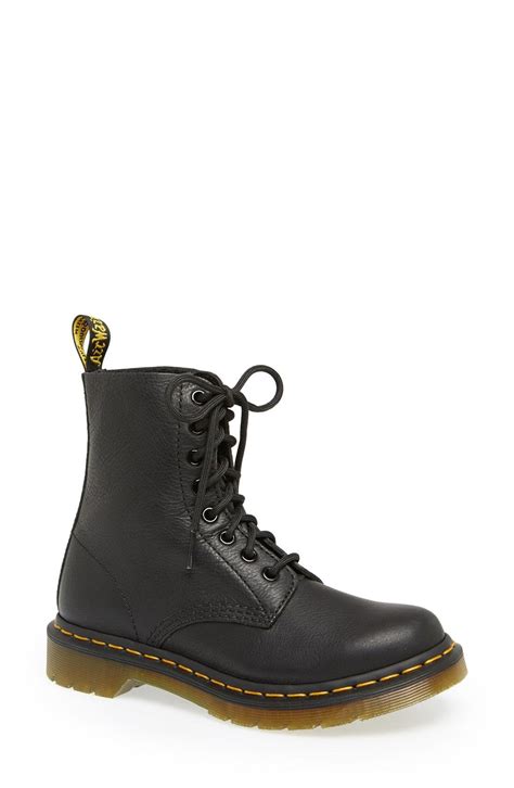 dr martens dr martens modern classics smooth   eye boots black modesens