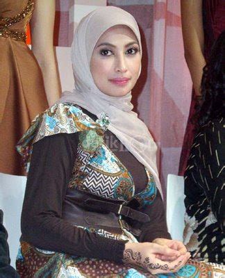 jilbab muslim woman hijab  fashion image