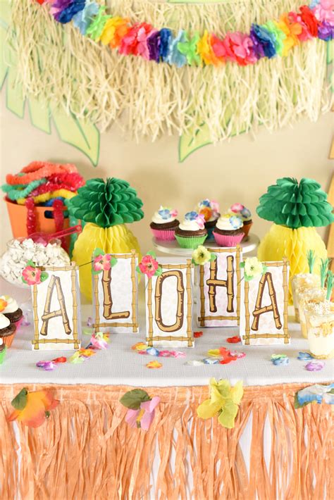 hawaiian luau party ideas   easy  fun fun squared