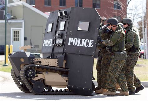 aclu released  terrifying report    military weapons  cops  business insider