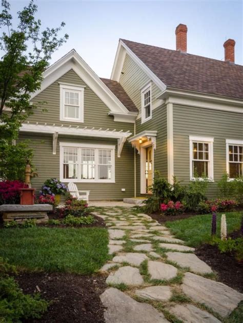 green exterior house paint  guide  choosing  perfect color