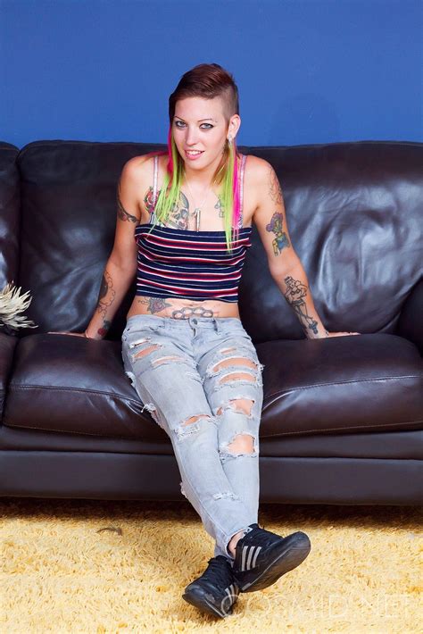 Pictures Of A Hot Punk Girl Spreading Her Legs