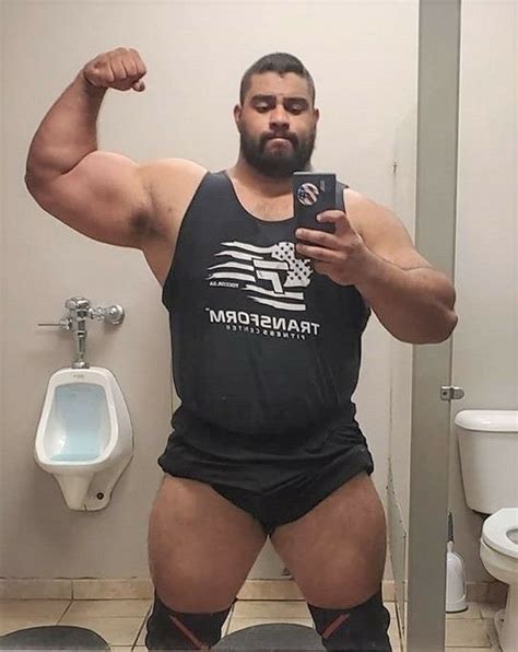 Pin By Mendering On Musculos Muscle Bear Men Beefy Men Sexy Men